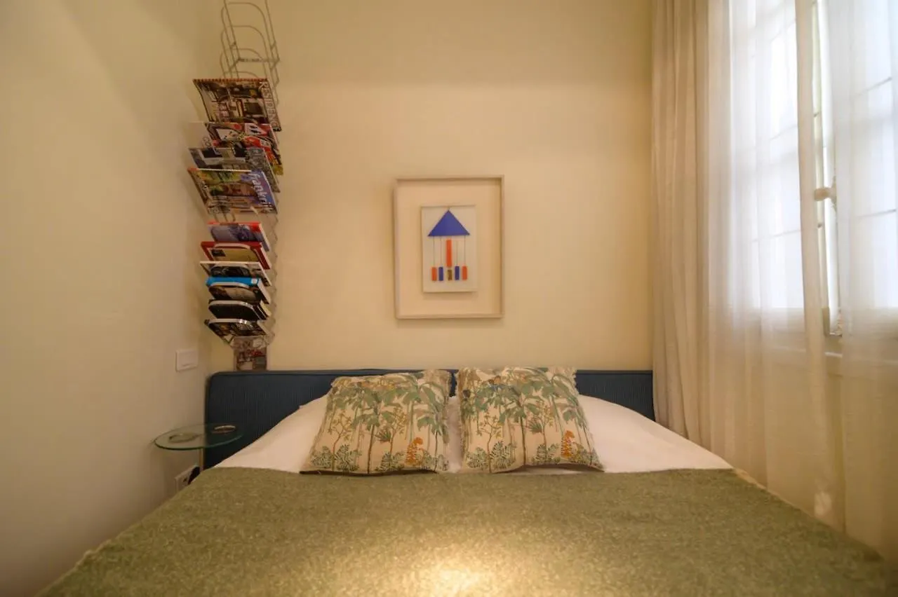 Le Marais Moderne Apartment Paris