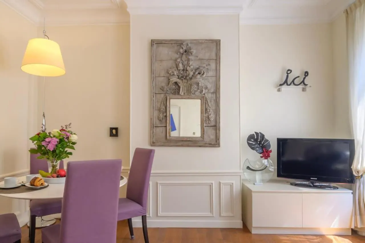 Le Marais Moderne Apartment Paris