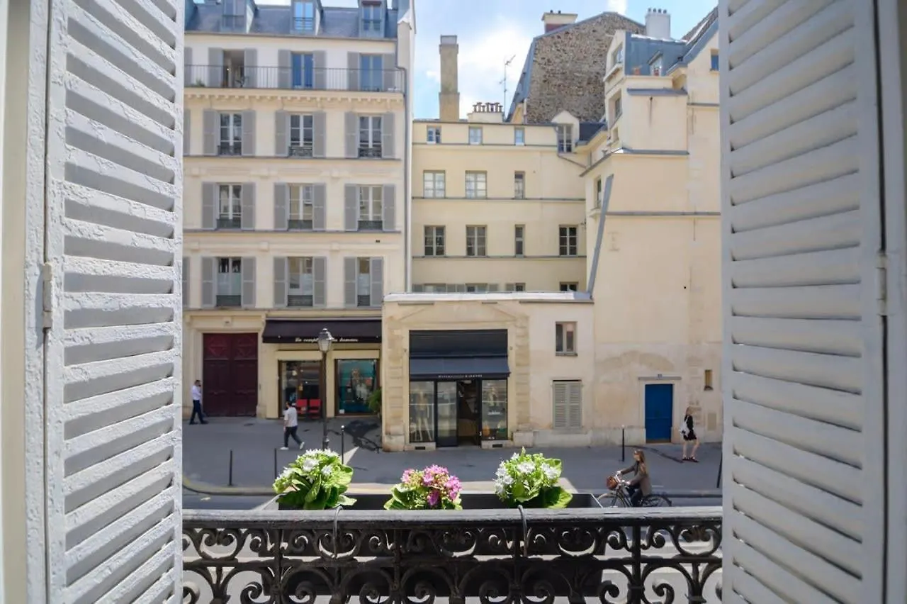 パリLe Marais Moderneアパートメント フランス
